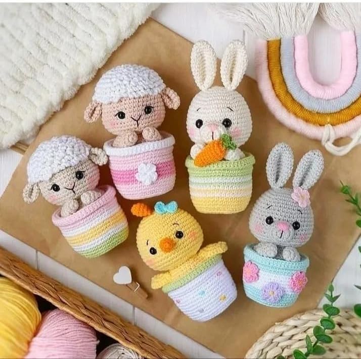 120 Pieces Locking Crochet Stitch Markers for Crocheting Knitting Clip Yarn Row Markers Tapestry Needles and 300 Pieces Safety Eyes