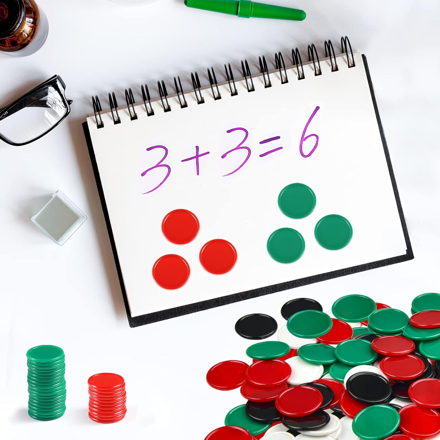 Coopay 1 1/2 Inches Plastic Poker Chips Learning Counters Disks Bingo Chip Counting Discs Markers for Math Practice and Poker Card Game Tokens, Teaching Rewards, 200 Pieces (Red, Green, White, Black)