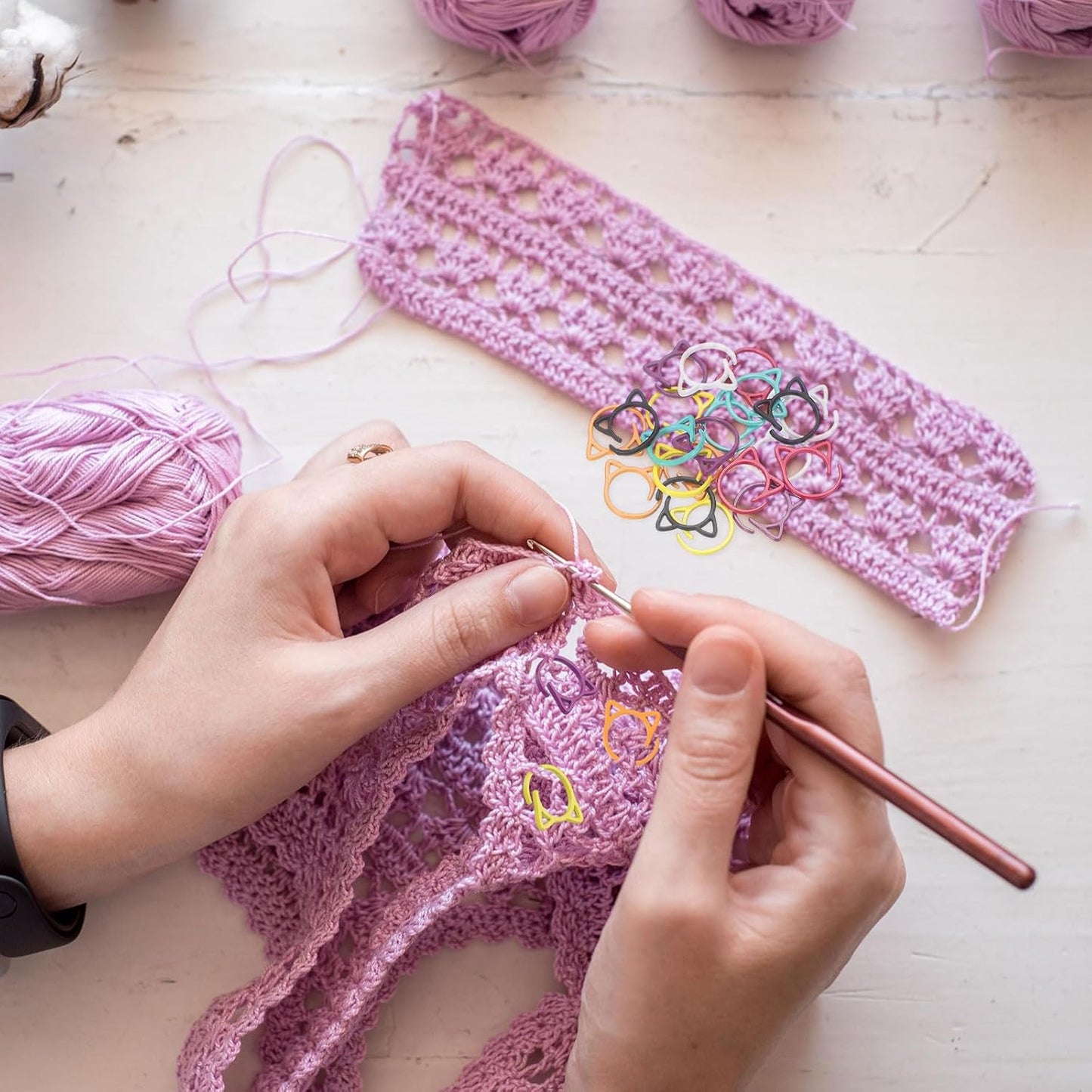 uxcell 50pcs Stitch Markers, Spiral Stitch Markers Crochet Needle Clip Counter Knit Ring Crochet Locking Sewing Accessories for DIY Handcraft Knitting and Crocheting, Violet