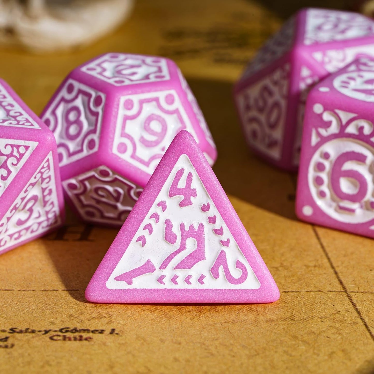 7-Die DND Dice Set New Pattern Polyhedral Dice Set with Leather Bag D&D Die for RPG Table Games(Pink White)